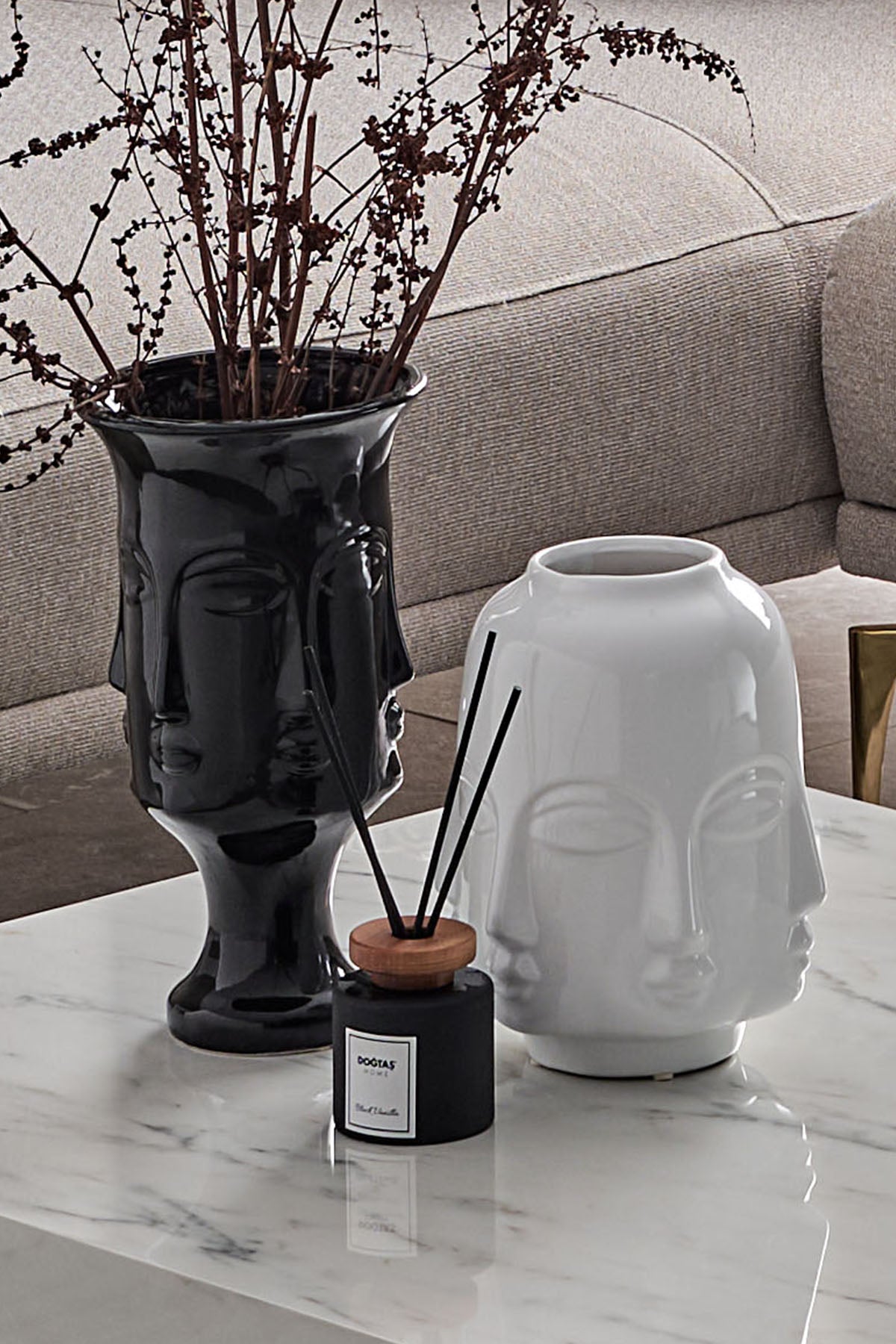 Zeus Black Vase